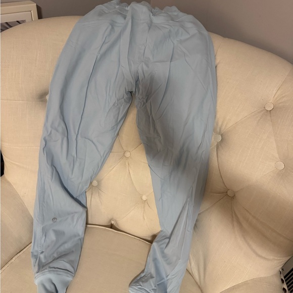 Lululemon Dance Studio Mid-Rise Jogger In Powder Blue Size 0 - never worn. - Picture 2 of 4